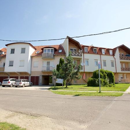 Zoli Apartmanok-Timi Koelcsey 34-36 Hajdúszoboszló 외부 사진