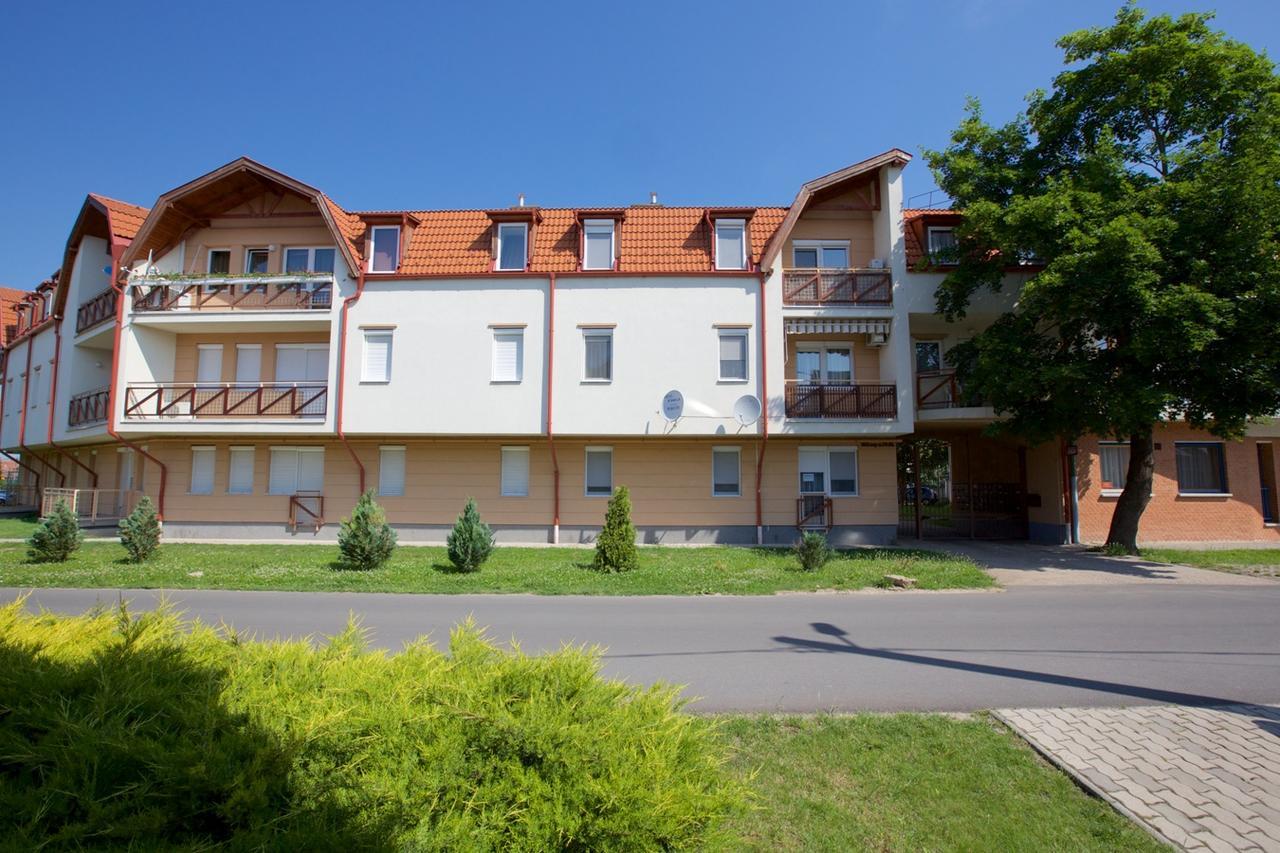 Zoli Apartmanok-Timi Koelcsey 34-36 Hajdúszoboszló 외부 사진